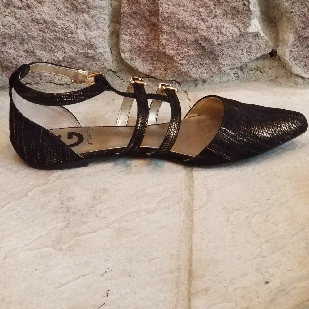 G by Guess black & gold strappy sandals size 8 - Picture 4 of 8